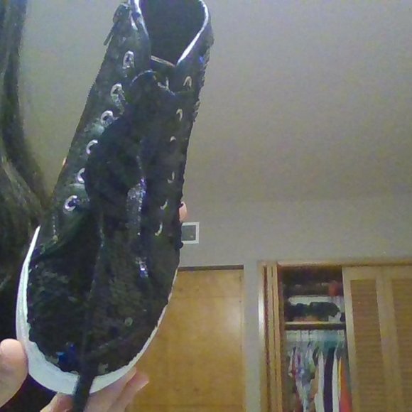 Shoes - Picture 3 of 4